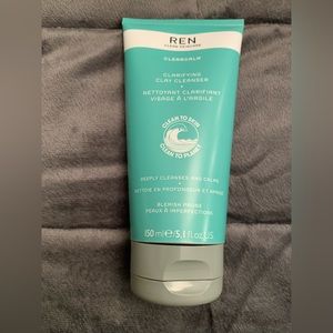 REN Clearcalm Clarifying Clay Cleanser